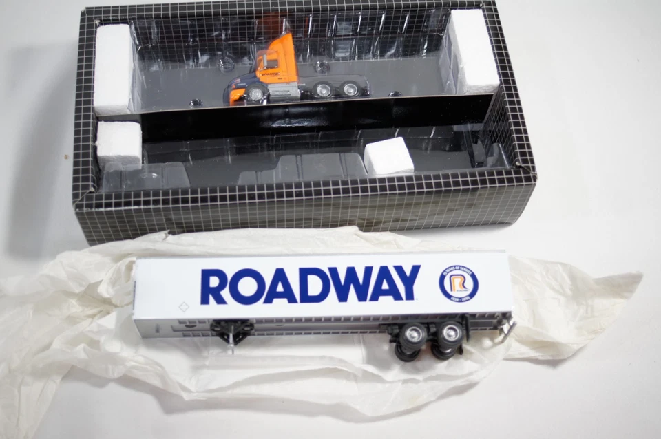 Remolque tractor Tonkin réplicas camión carretera nuevo en caja escala 1:53 Foto 2 de 3