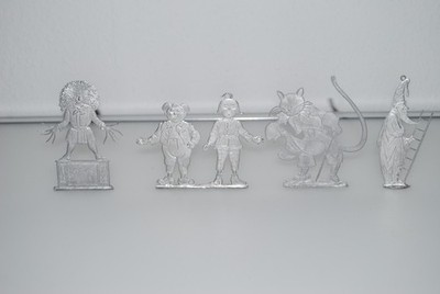 Zinnfiguren, Zinnflachreliefs,Konvolut Märchenfiguren aus Zinn