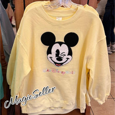 Walt Disney World Parks Mickey Mouse Yellow Crewneck Pullover Sweatshirt Adult M