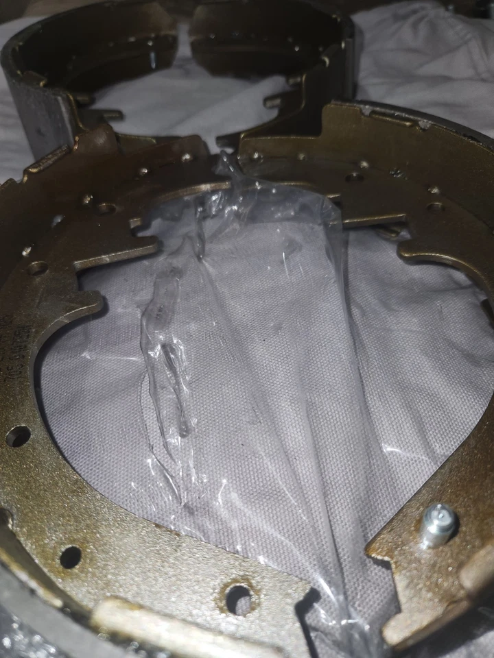 Rear Brake Shoes for 1995 1996-2009 Mazda B2300 B2500 B3000 B4000 Ford Ranger - Image 4 of 4