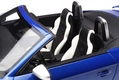 Miniature GT Spirit 1/18 – Audi TT RS Roadster – Bleu Métal – Résine – Neuf