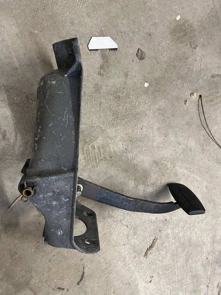 87-91 1987-1991 Camión Ford Bronco Automático Freno PEDAL MONTAJE OEM Foto 2 de 4