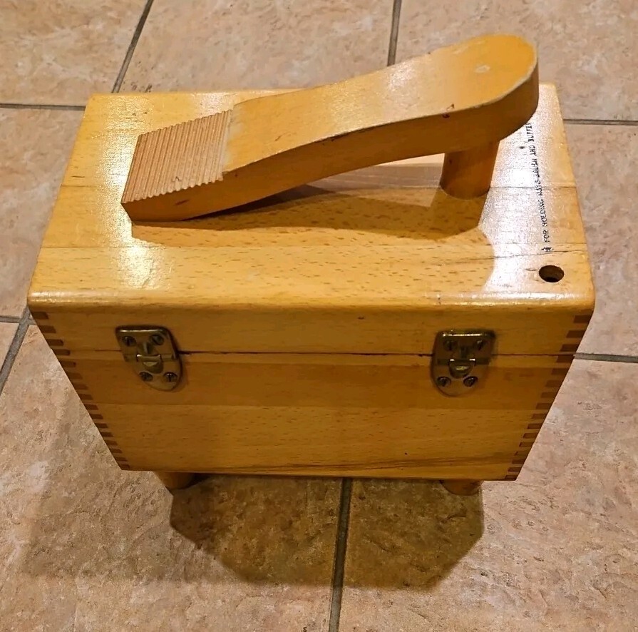 Vintage Ronson Roto Shine Magnetic Electric Shoe Polish Set Wooden