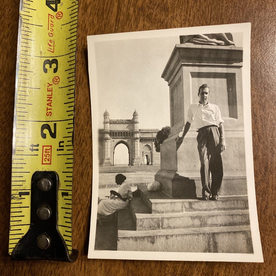 Vintage 1940s Man Woman Statue Stone Arch Gate People Fashion Real ...