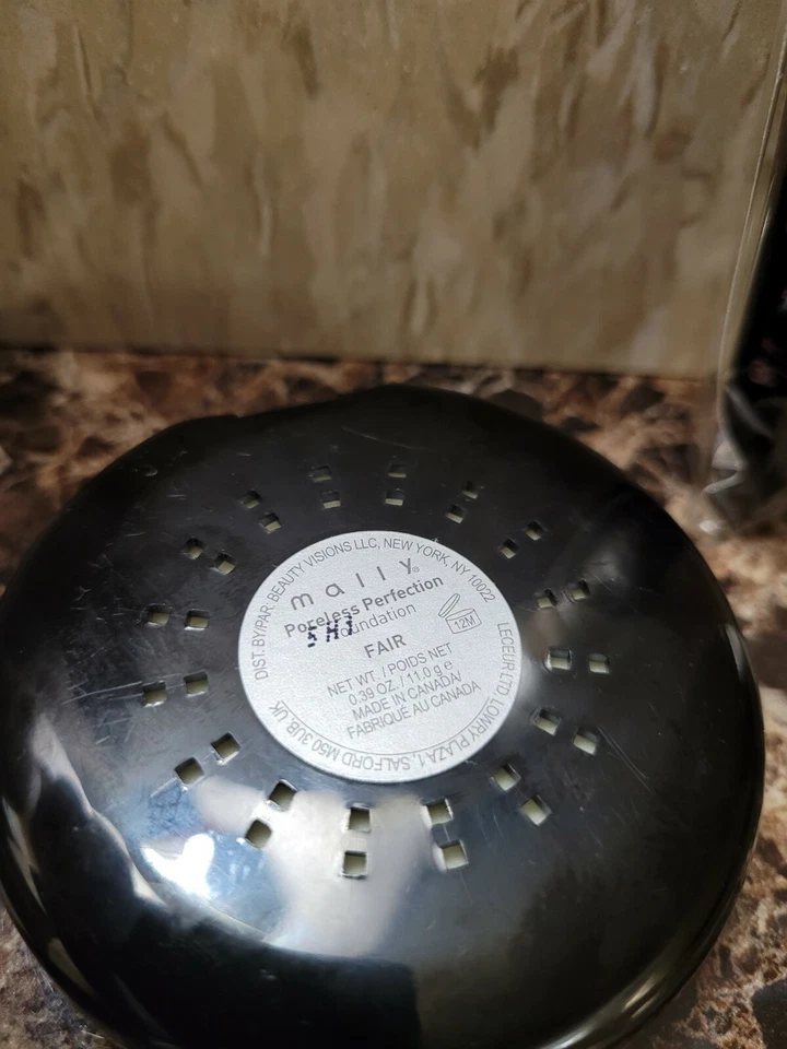 Mally Beauty Poreless Perfection Foundation *Fair* Comes with Brush, NWOB  - Image 4 of 4