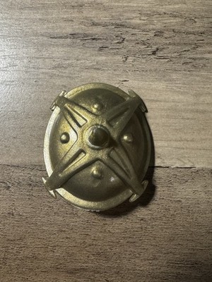 Vintage 1983 Imperial Dragons Knights & Daggers Gold Accessory SHIELD