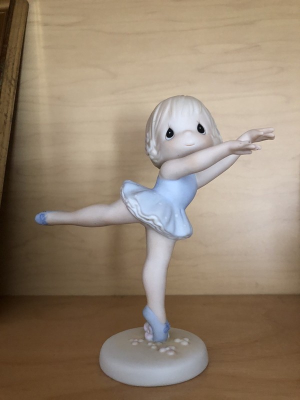 1989 PRECIOUS MOMENTS LORD, TURN MY LIFE AROUND BALLERINA FIGURINE #520551 Small