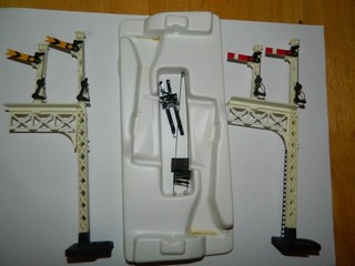 HORNBY OO GAUGE JUNCTION SIGNALS SET R087