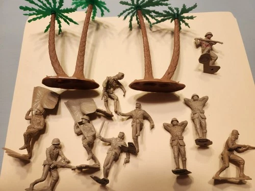 Marx Vintage Iwo Jima Japanese figures & Palm Trees