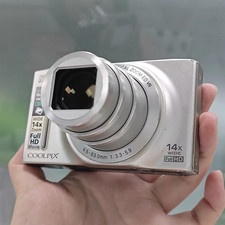 Nikon COOLPIX S8200 16.0MP 14X Compact Digital Camera English Silver from Japan