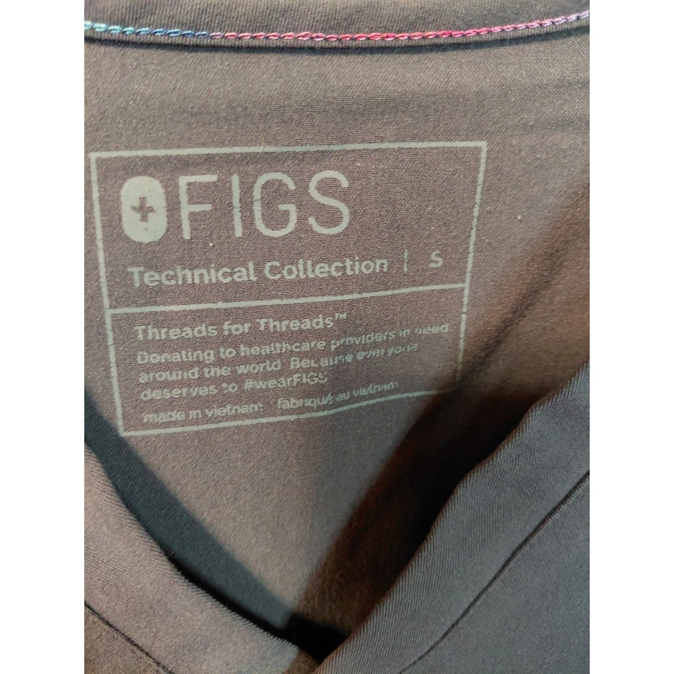 FIGS Technical Collection Scrub Top Size S Gray Rainbow Pocket Detail - Image 4 of 4