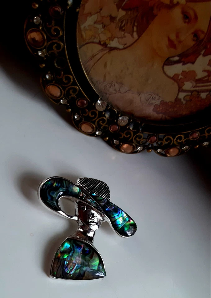 Schimmernde Brosche mit Abalone°. - Bild 3 von 4