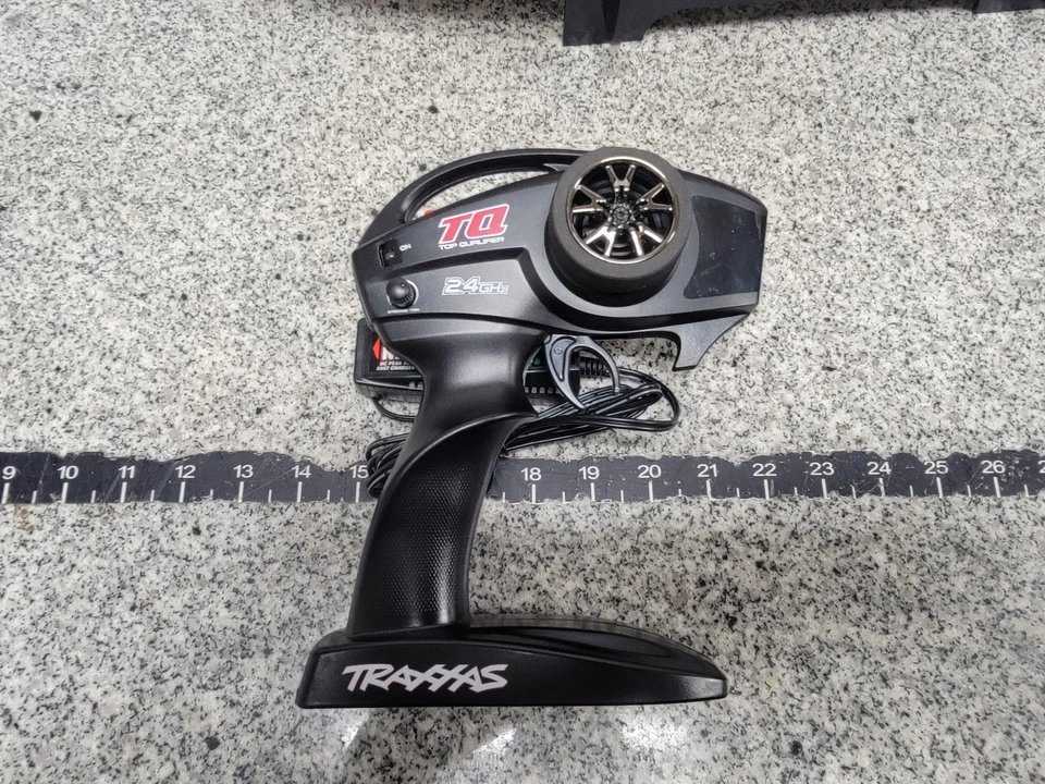 Barco de carreras Traxxas Blast 24" alto rendimiento RTR Foto 3 de 4