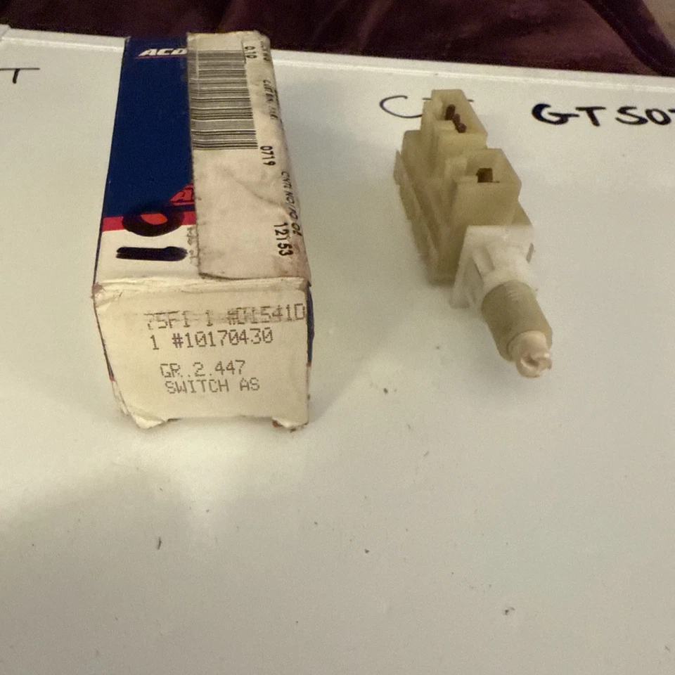 GM Cruise Control 1991-1998 - Lámpara de parada - Interruptor de seguridad de transmisión OEM 10170430 Foto 2 de 4