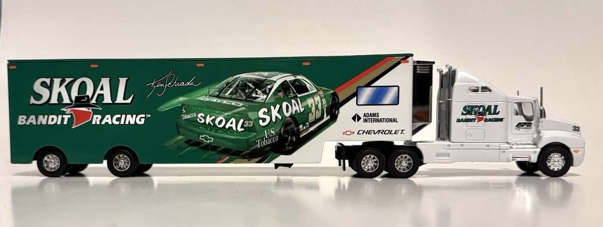 NASCAR Ken Schrader #33 Skoal Bandit 1/64 Diecast Racing