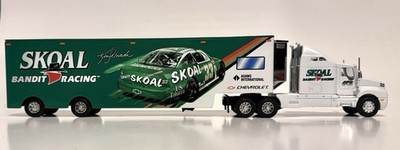 NASCAR Ken Schrader #33 Skoal Bandit 1/64 Diecast Racing