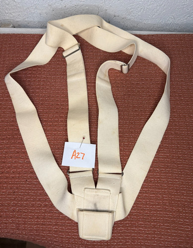 White Parade Belt w/flag carrier