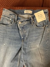 Abercrombie  Fitch The 90  s Straight Ultra High Rise Distressed Jeans Size 27/4