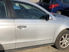 VW Passat 3C B6 Tür vorn rechts Beifahrertür im Rohbau LA7W Reflexsilber Met