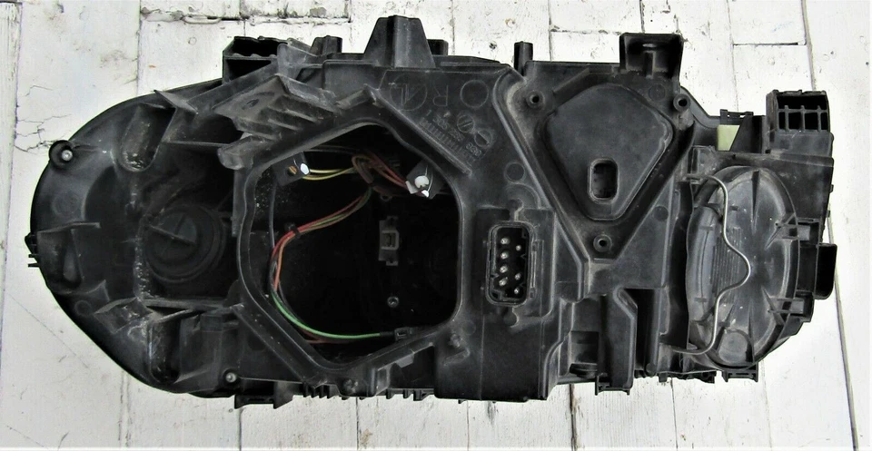 BMW X 3 E83 X 3 E83 Modelo 2004 10 faros lado derecho lente de plástico usado - Imagen 4 de 4