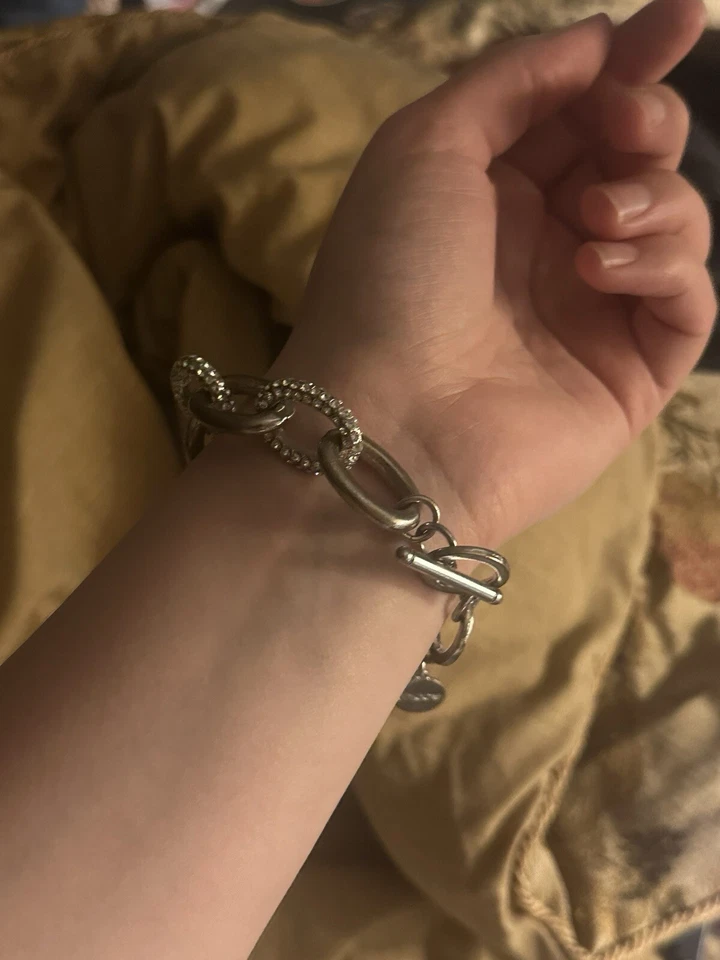 Pulsera gruesa de diamantes de imitación de imitación tono plata cadena de eslabones de palanca de 7" de CHICO'S Foto 3 de 4