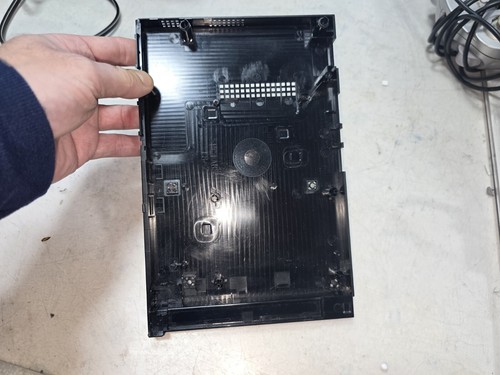 Sony PS2 Slim ^90001^Modello Nero SOLO-Custodia inferiore esatta-Intatta-Graffiata-PARTI - Foto 12 di 14