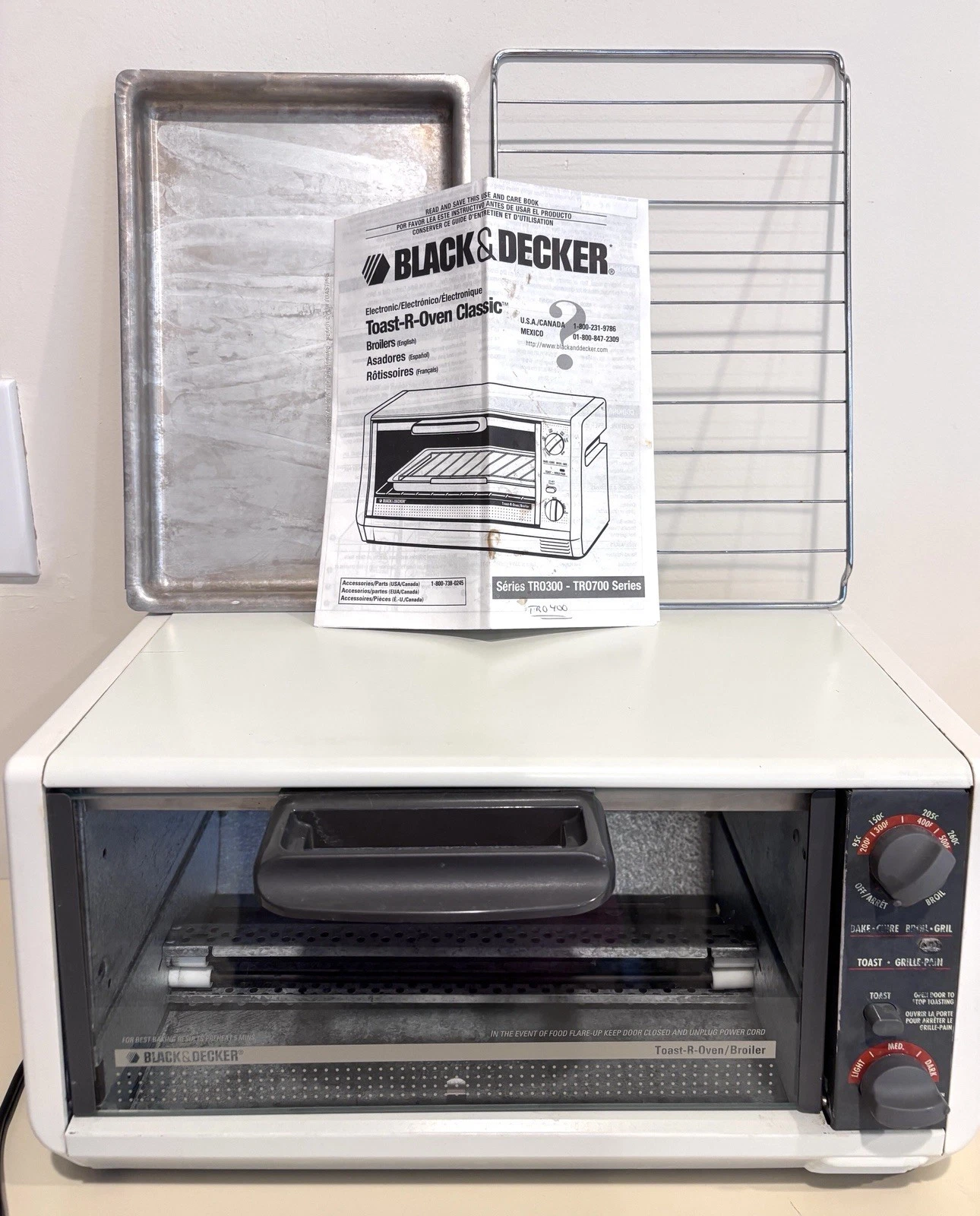 Black Decker Toast-R-Oven Toaster TRO400 Spacemaker Space Saver + TRAYS & MANUAL
Opens in a new wind