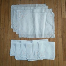 Embroidered Placemats & Napkins Set of 4/6 100% Linen Cottagecore Floral Pastel