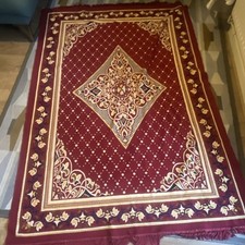 Burgundy Oriental Traditional Rectangular Fringed Rug 1.36m x 2.11m