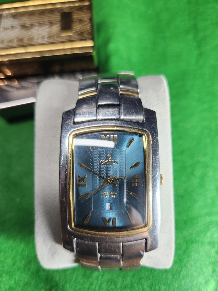 Reloj de cuarzo suizo Croton oro 18KT Ecuador para mujer Foto 2 de 4