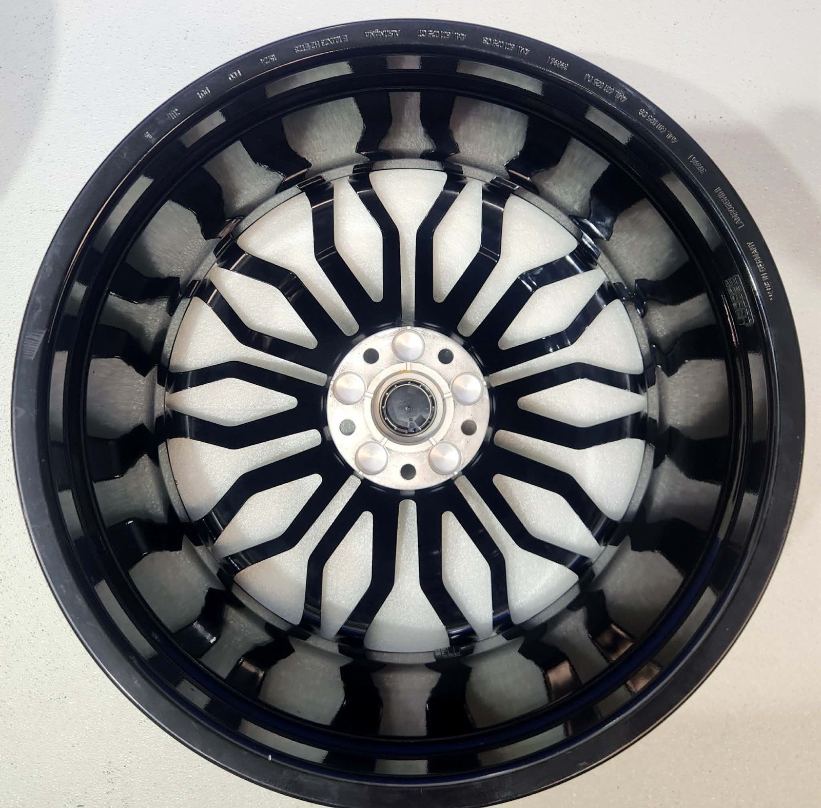 23”  Lamborghini Urus SE Factory OEM Black Wheels Rims Galanthus Performante