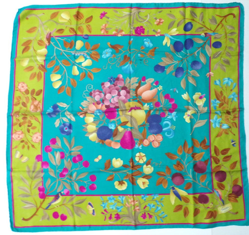 GUCCI SCARF HEAD WRAP 33" X 33" LARGE VINTAGE WITH HAND ROLLED EDGES