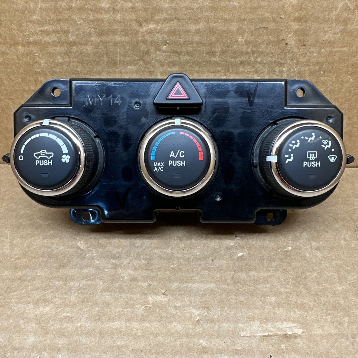 RAMページ 2014-2018 Ram 1500 2500 Manual Climate Control Hazard Assembly
