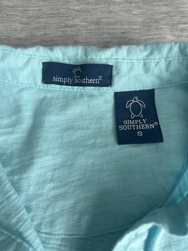 Simply Southern Herren Poloshirt türkis blau weich S Schildkröte - Bild 3 von 5