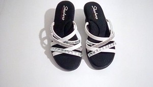 women's skechers with rhinestones