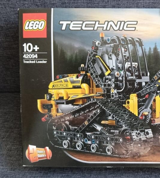 LEGO Technic Tracked Loader Set 42094 Building Kit 827 Pcs Retired