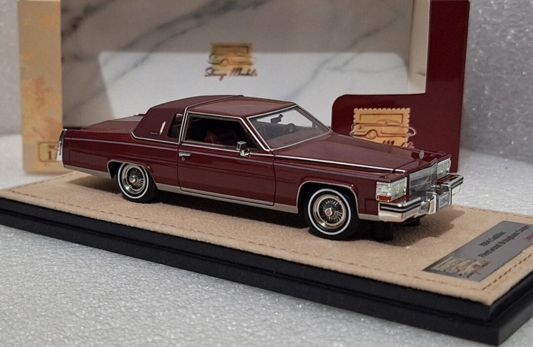 Cadillac Fleetwood Brougham Coupe 1984 Red 1:43 Stamp Models
