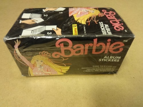 BOX OF 100 PACKETS OF EACH 6 STICKERS PANINI ALBUM BARBIE - Picture 7 of 7