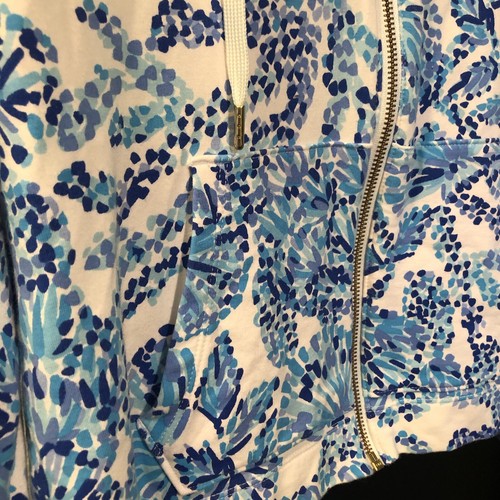 Lilly Pulitzer Audrey Zip-Up Turquoise Oasis/ Shell Me You Love Me Size Medium - Picture 8 of 15