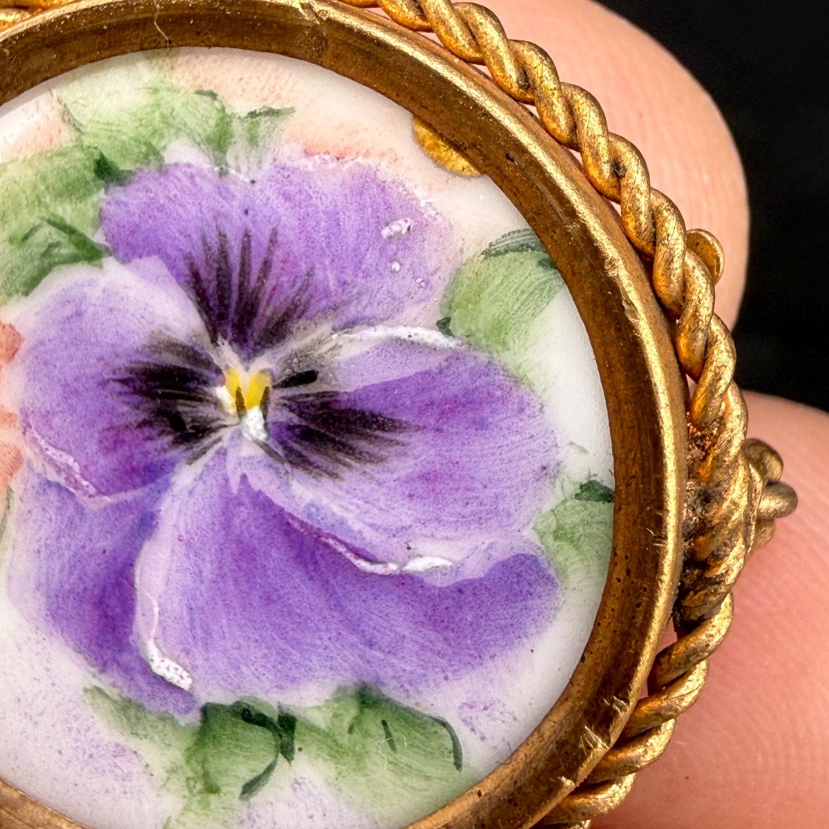 Vintage Hand Painted Porcelain Brooch Violet Pansy Purple Flower Gold Tone View 6