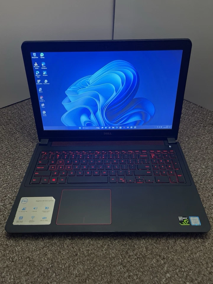 Dell Gaming Laptop - 15.6'' i7 16GB 128GB SSD + 500GB HDD GeForce GTX 1050 Win11 - Image 2 of 4
