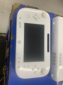 NINTENDO WII U HANDHELD CONSOLE (C26027885)