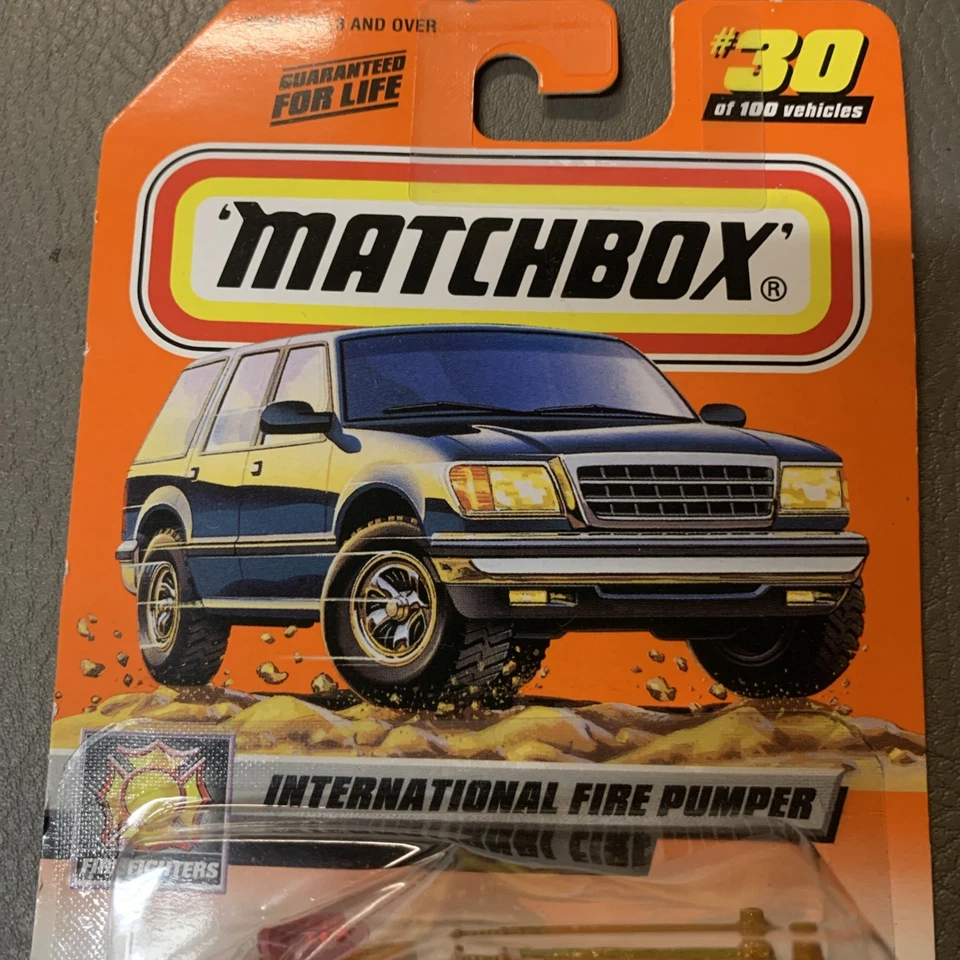 Matchbox 2000 Mattel International Fire Pumper Gold Fire Fighters #30 Car 96343 - Image 3 of 3
