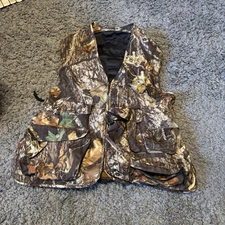 Winchester Hunting Best W/ Seat Cushion, Shirt, Umbrella, 2 Calls And Shirt 3xl