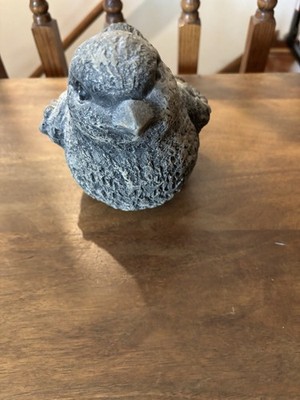 Garden Statue Indoor Outdoor UNIQUE Wren Robin Oriole Bird Has Stones  In Wings