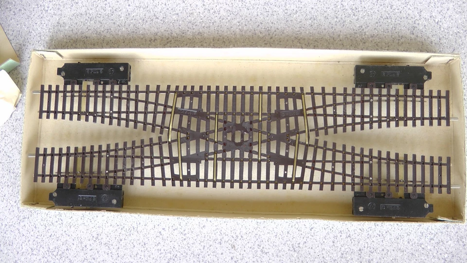 PILZ H0 Modellgleis Neusilber Doppelte Gleisverbindung Weichen Antriebe OVP neuw - Bild 3 von 4