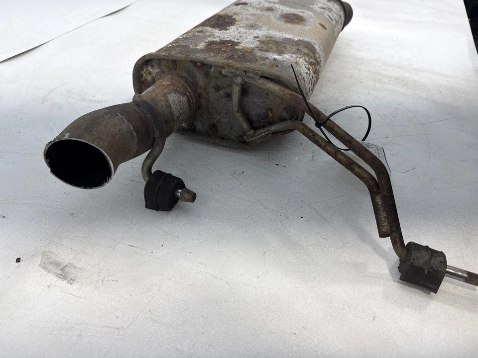 Silenciador de escape central Dodge Magnum 2006-2007 OEM Foto 3 de 4