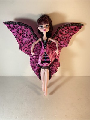 MONSTER HIGH DOLL DRACULAURA GHOUL-TO-BAT TRANSFORMATION DOLL WITH WINGS 2015