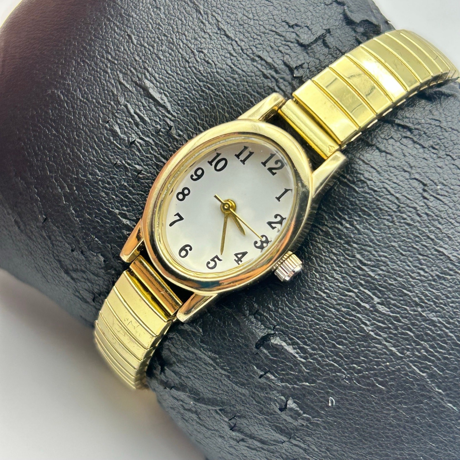 Gold-tone Oval Case Stainless Steel Stretch Band Women’s Watch Working image 2
