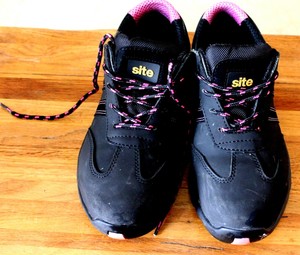 ladies black leather trainers size 6